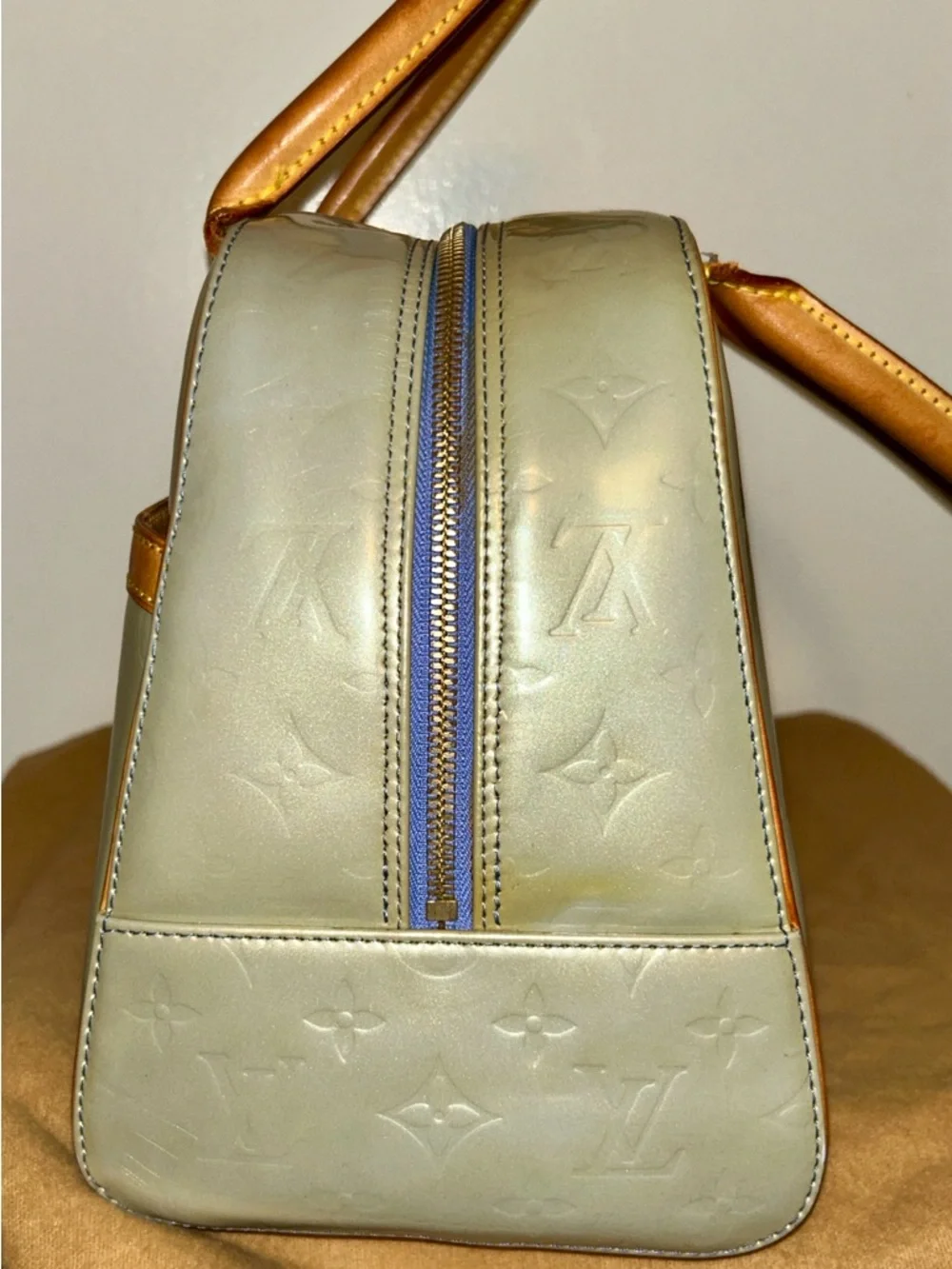 Auth Louis Vuitton Green Vernis Patent Tompkins Square Monogram Leather
Tote - Picture 8 of 15